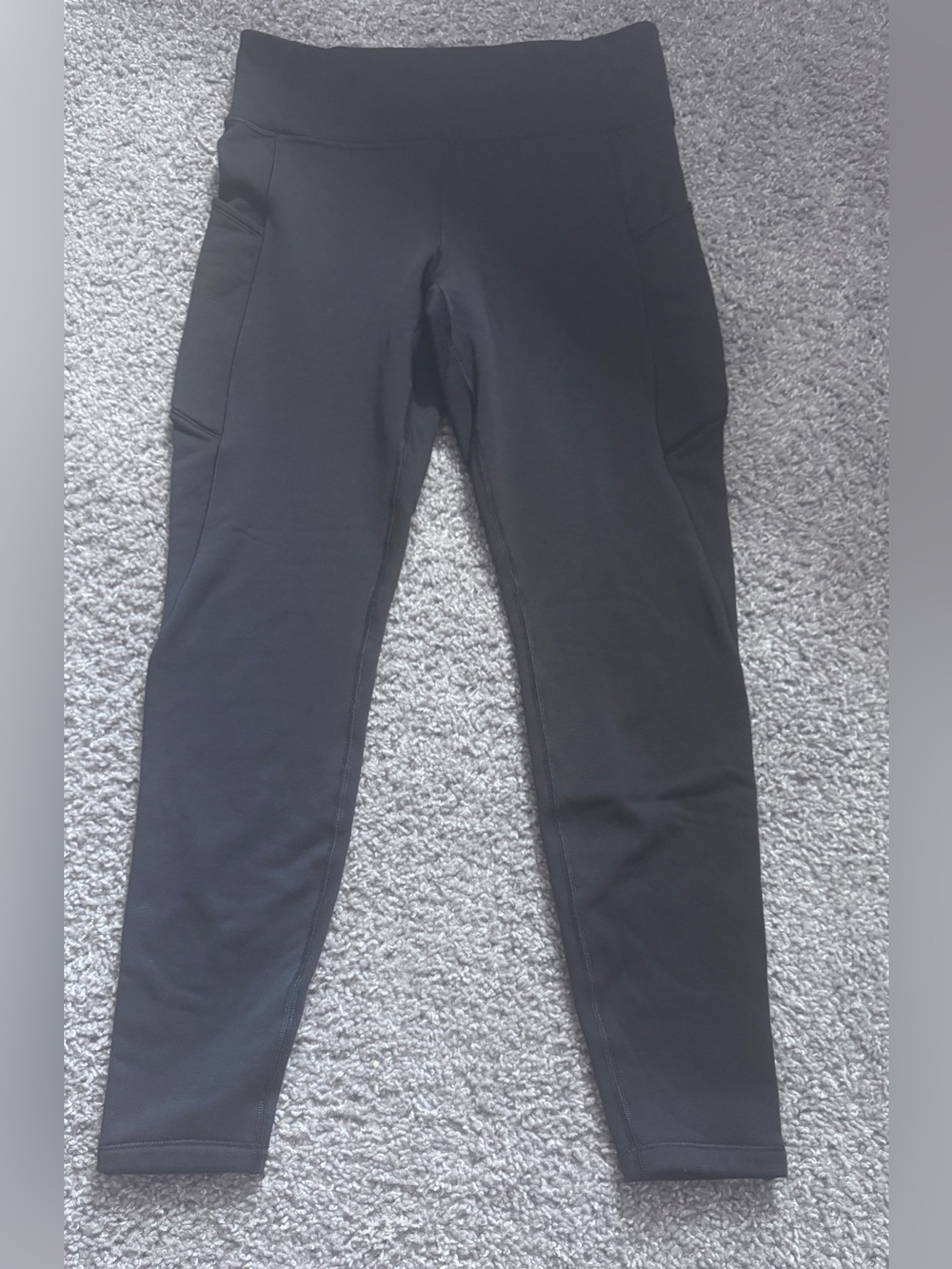 Athleta Women’s Black Altitude Edge Stash Tight Leggings-Medium